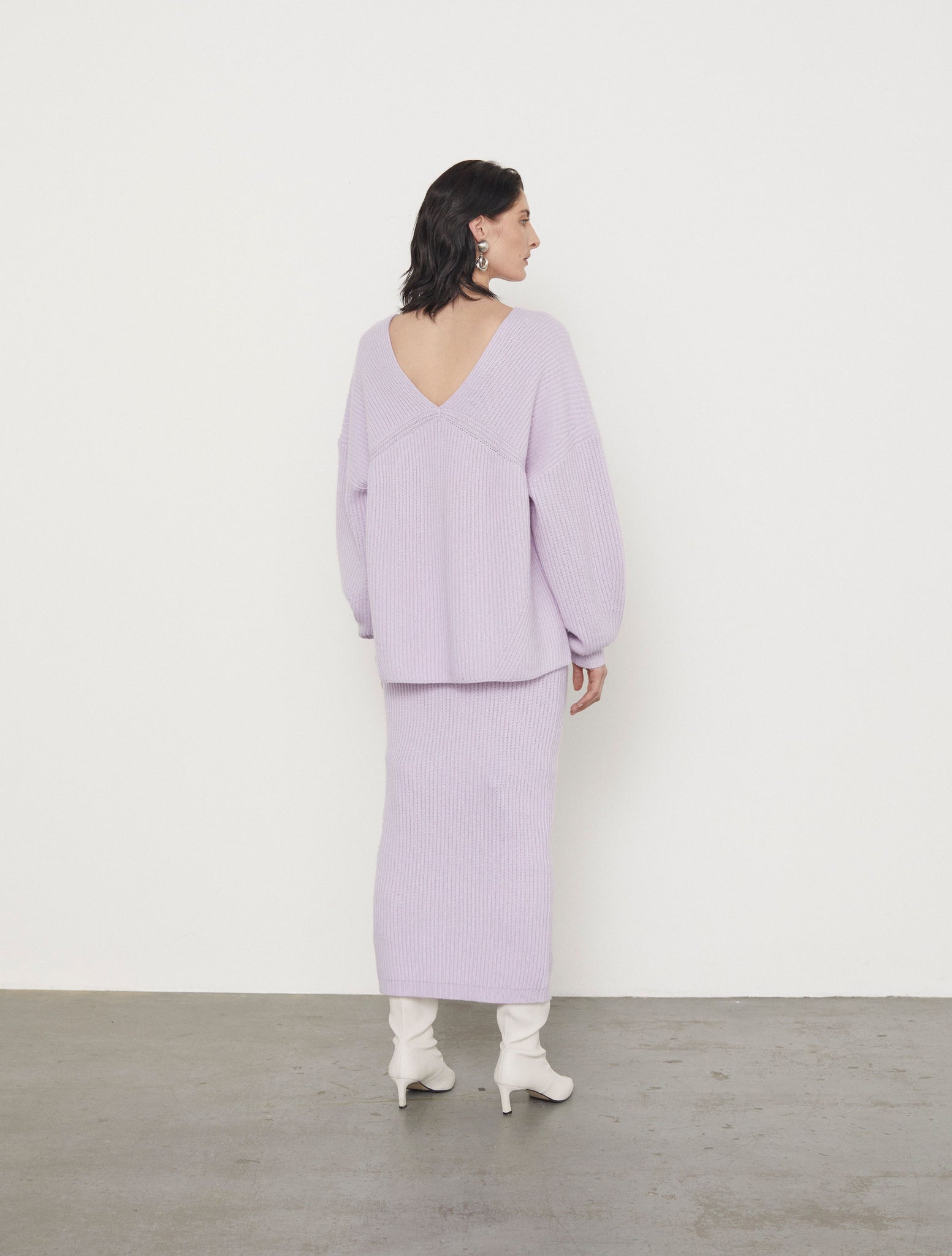 HETTIE V-NECK SWEATER