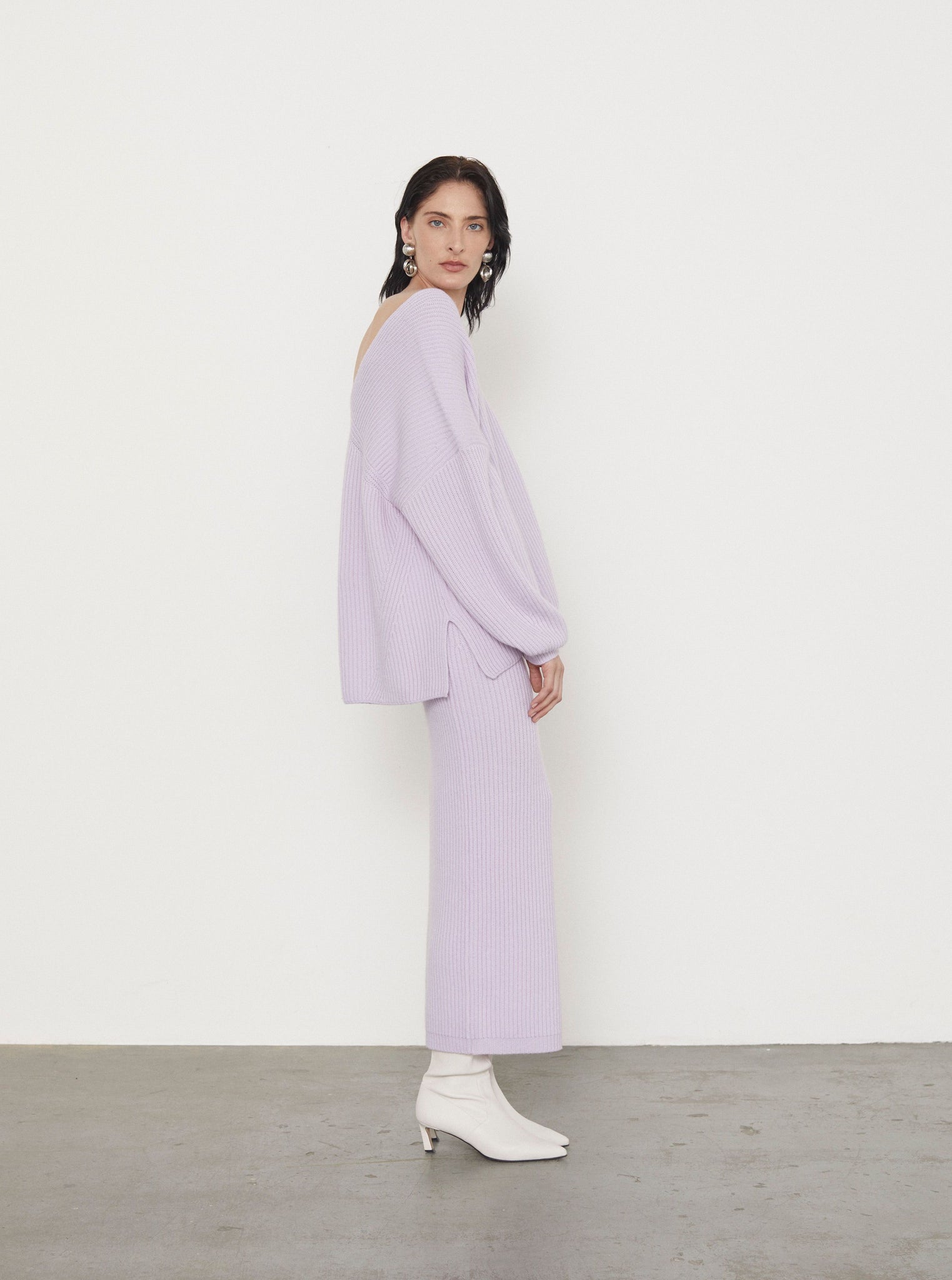 HETTIE V-NECK SWEATER