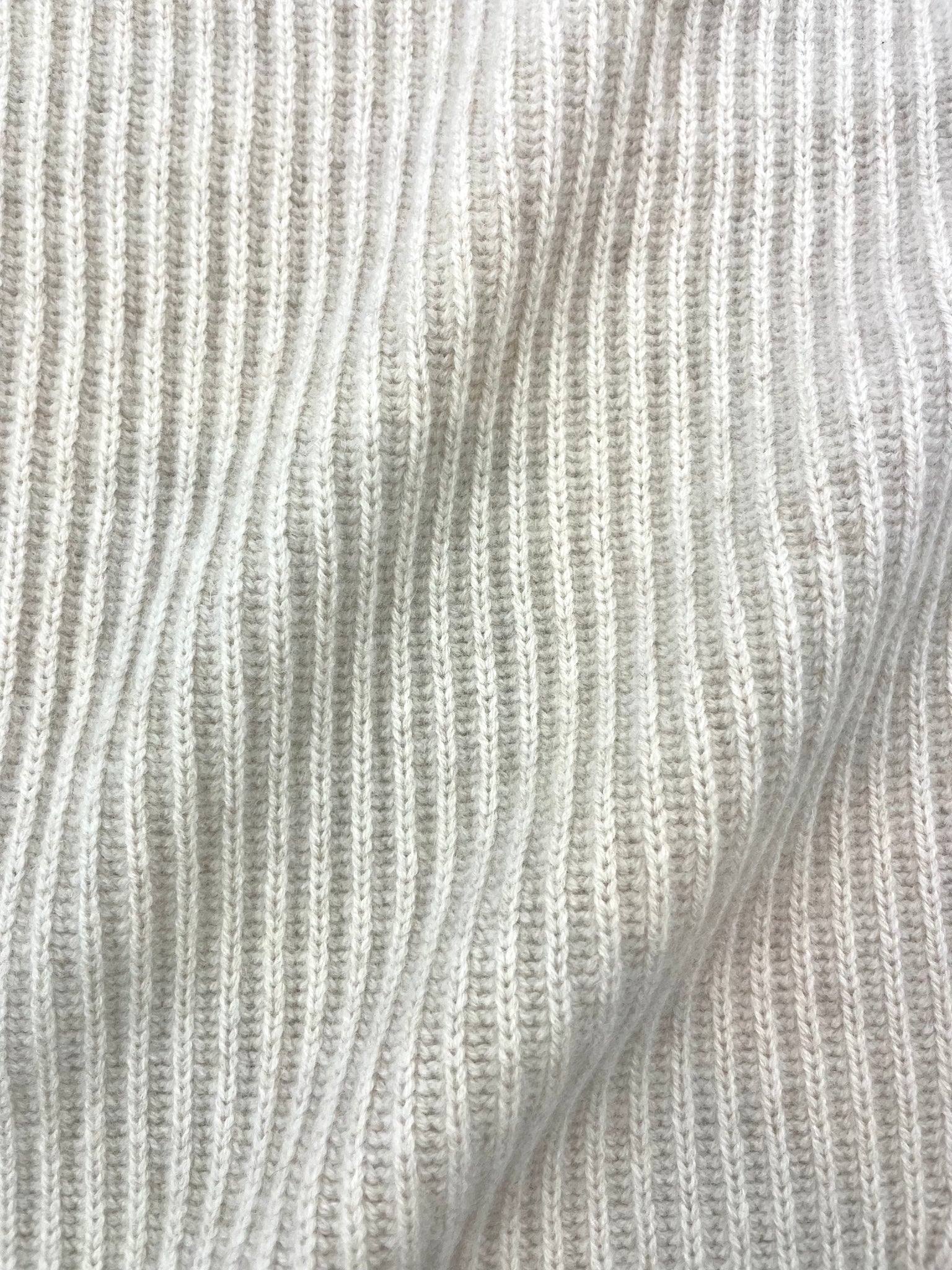 HETTIE V-NECK SWEATER