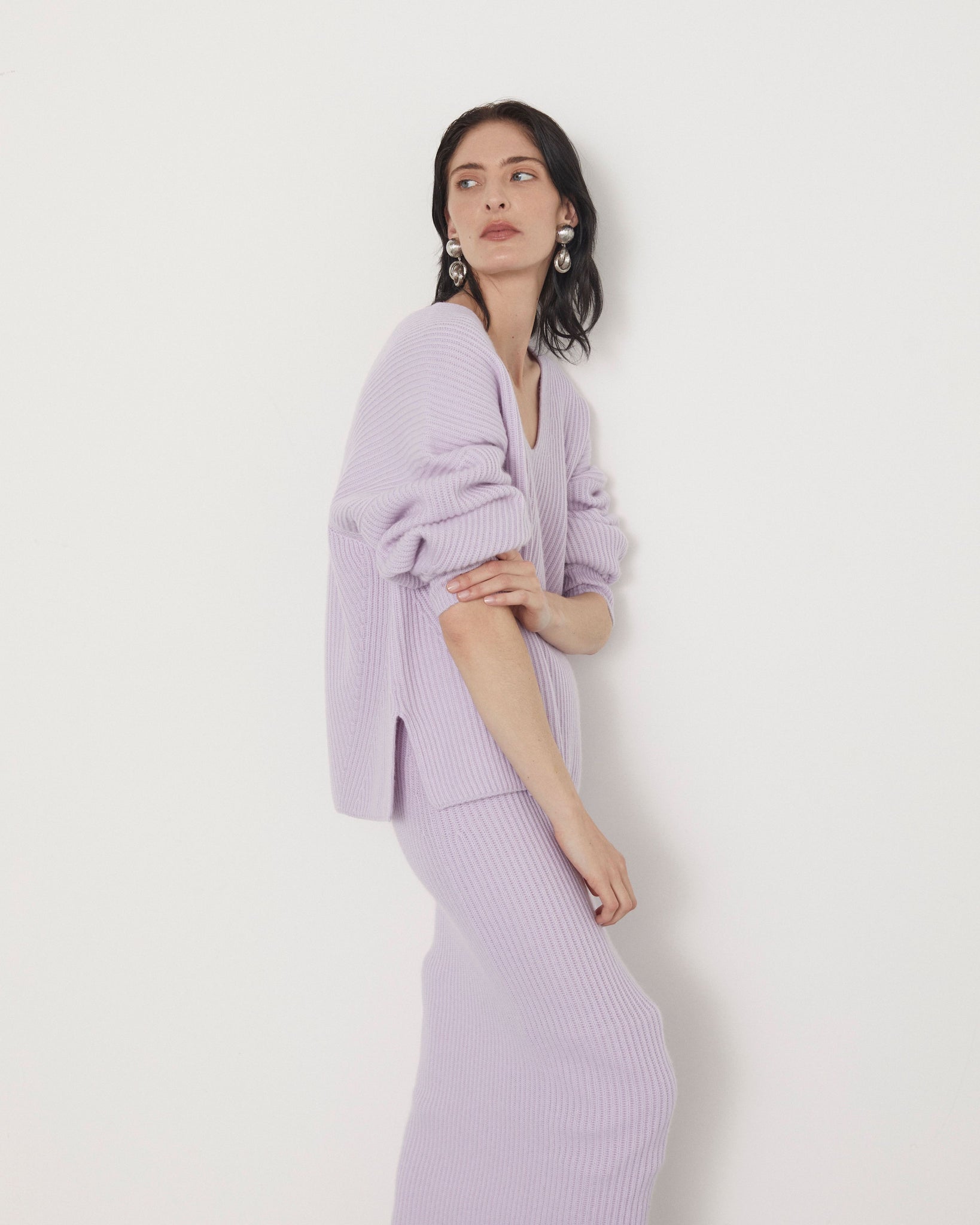HETTIE V-NECK SWEATER